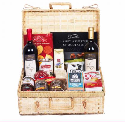 THE LEWES GIFT BOX